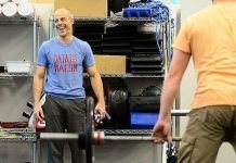 Eric Roza y Greg Glassman firman el acuerdo final por CrossFit