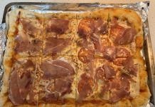 Pizza casera de jamón y queso