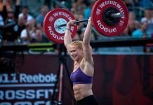 annie thorisdottir realizando push jerk crossfit