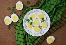 huevo codido alimento rico en proteinas
