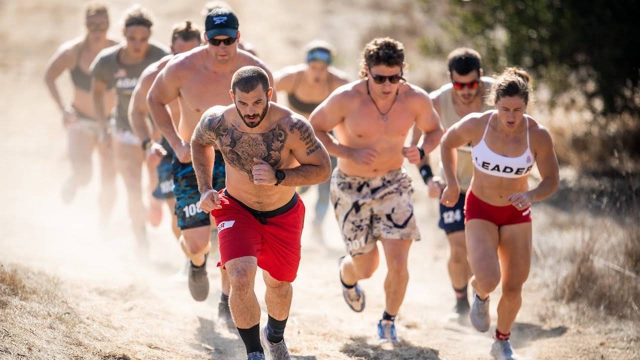 Mat fraser y Tia-Clair en el evento del Trail Run en los Games 2020