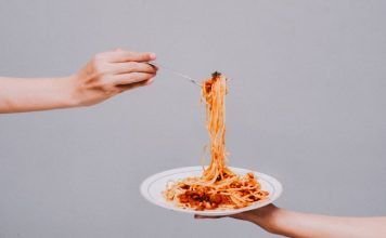 refeed o carga de hidratos con plato de pasta