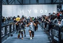 chicos realizando competición hyrox