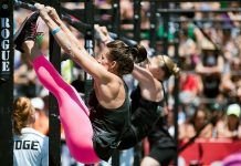 chias realizando toes to bar o t2b crossfit games