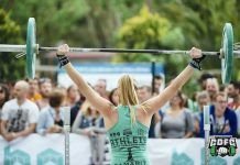 chica realizando snatch en x-madrid challenge league