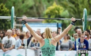 chica realizando snatch en x-madrid challenge league