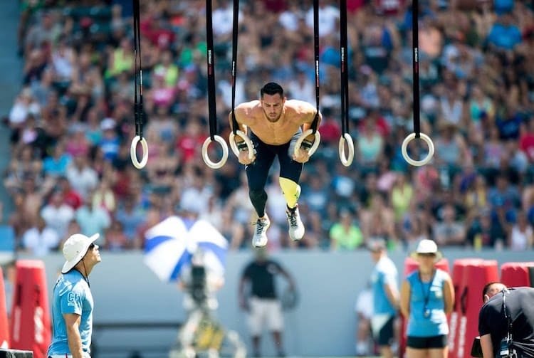 Chico realizando Muscle-Ups en los CrossFit Games 2019