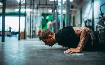 chico realizando el wod zacharry tellier en crossfit invictus